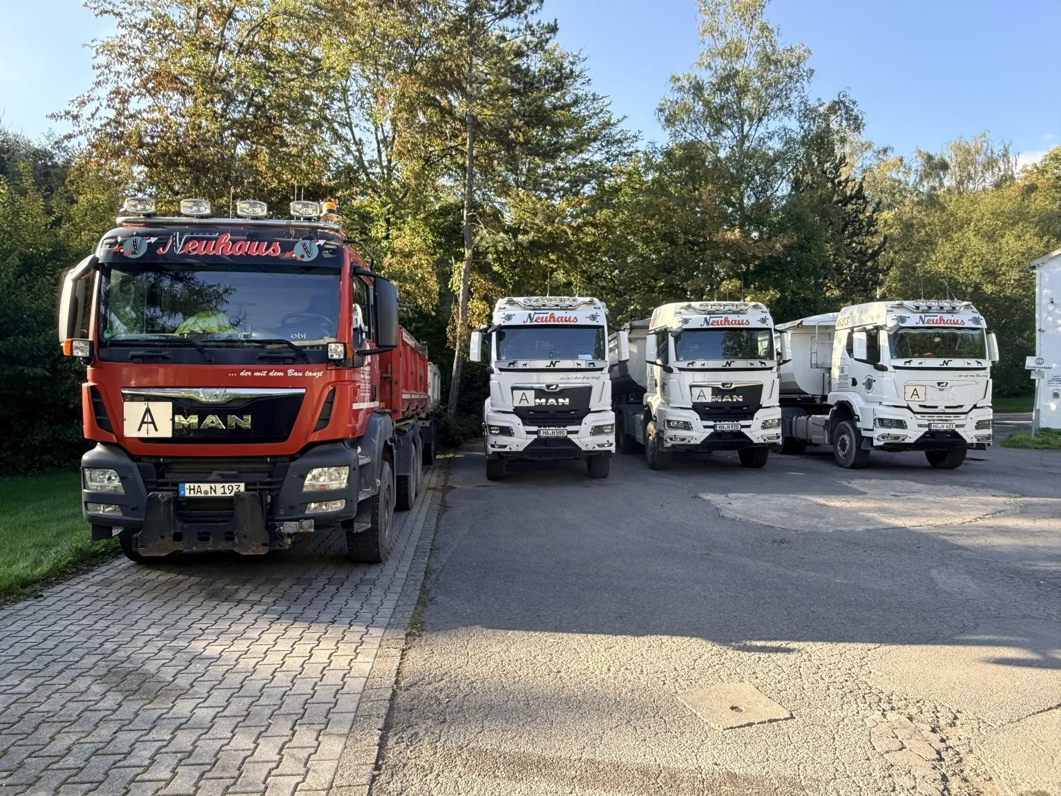 Neuhaus-Lastwagen auf dem Betriebshof