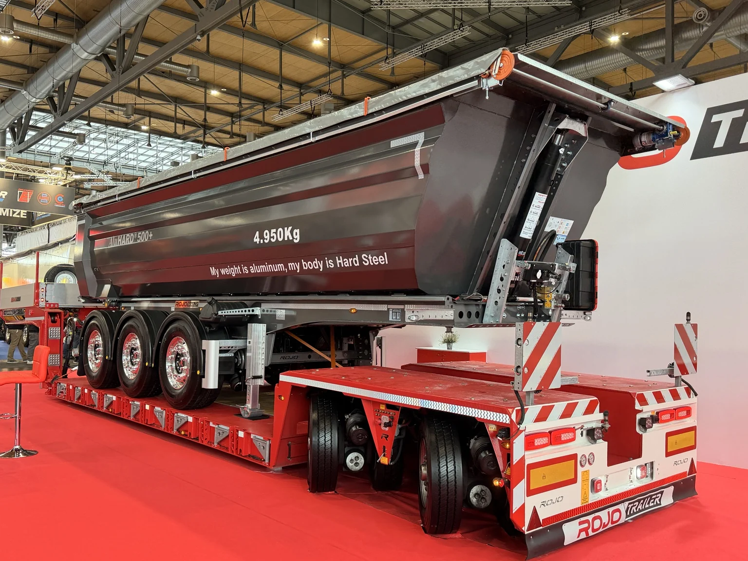 ROJO Kippauflieger mit sichtbarer Gewichtsangabe 4.950 kg